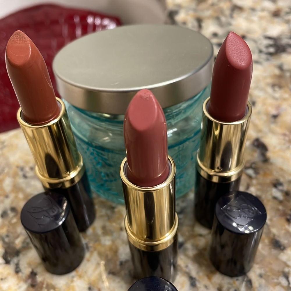 Exclusive set of 3 NEW ESTEE LAUDER nude lipsticks. Luxurious makeup for you!